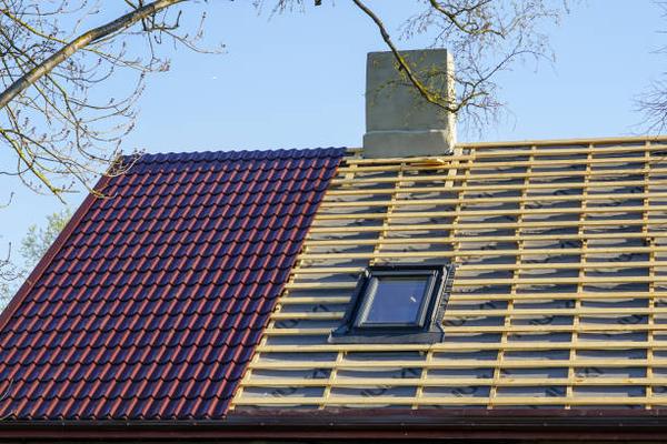 Comparing Roofing Installation Techniques: Traditional vs. Modern Methods